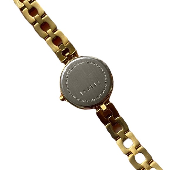 WOMEN’S Citizen Wristwatch - Picture 2 of 3